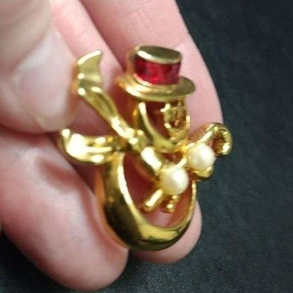 Starry eyed gold tone vintage Avon snowman brooch - Picture 8 of 8